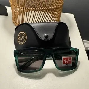 Ray-Ban NWT WARREN green Sunglasses Ray-Ban | Accessories | Rayban Nwt Warren Green Sunglasses  main image 3